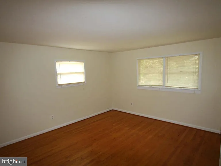 1103 Roberta Ct — Photo 14