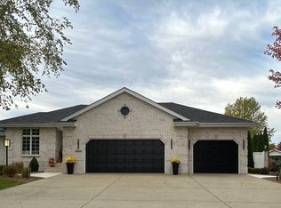 2940 River Bend Dr, Kankakee, IL 60901