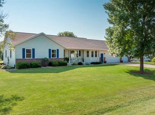 9362 Deer Valley Dr, Cedar Rapids, IA 52411