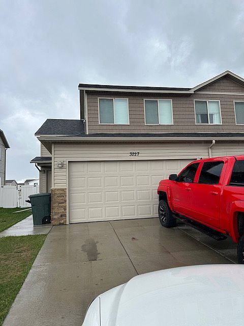 1st image of 3227 Bantam Ave