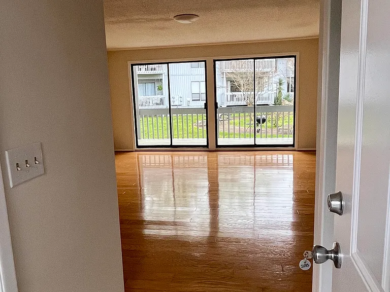 1091 Seacliff Dr S #1091 — Photo 11