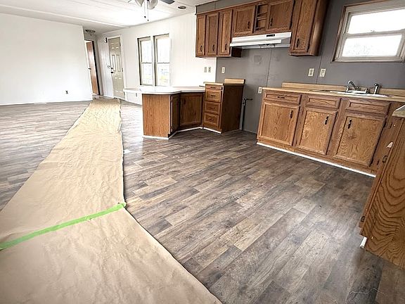 4th image of 11121 Saeger Ln