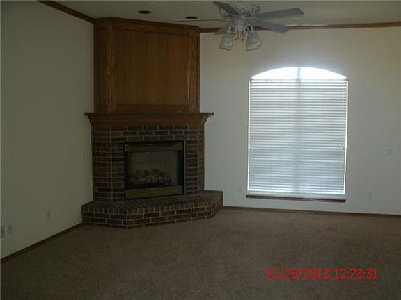 2nd image of 1329 SW 124th St