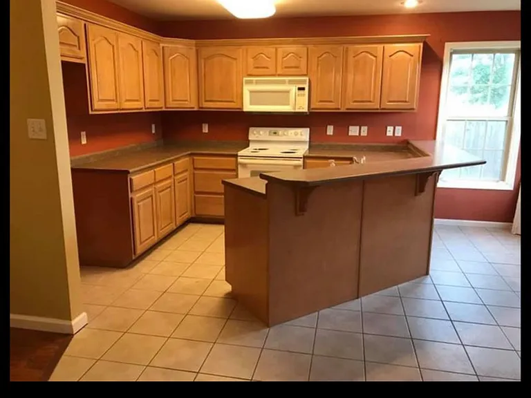 5520 Cordova Ln — Photo 4