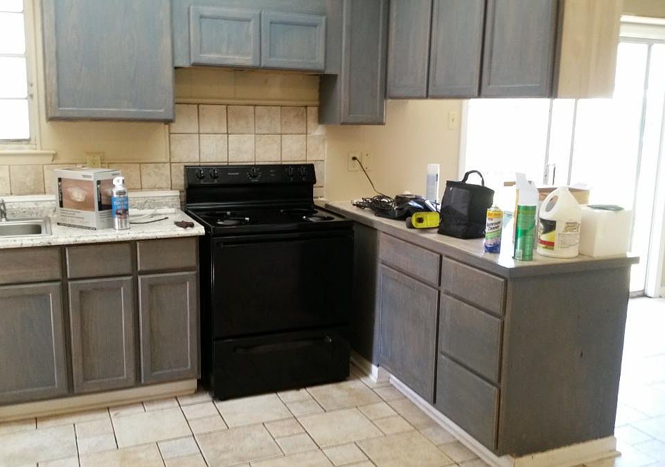 2nd image of 284 E Holly St