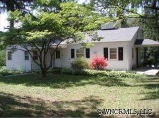 40 Coyote Ln, Hendersonville, NC 28791