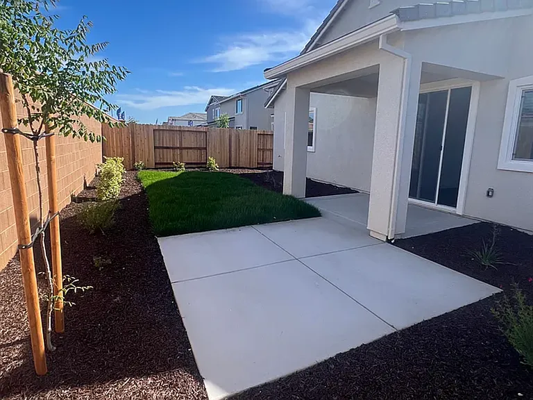 8392 Sinesky Way — Photo 5