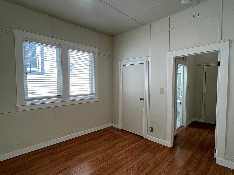 4th Room: Second room on the right hand side (close to the full bathroom) 1
