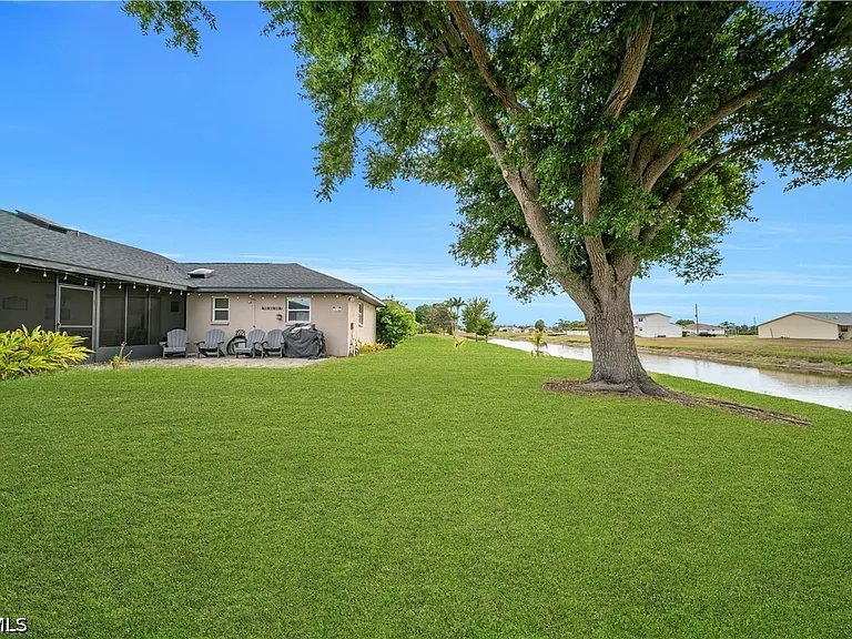 299 Rotonda Cir — Photo 20