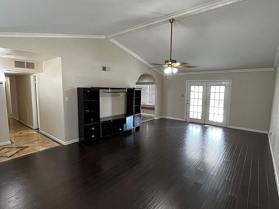 4th image of 1602 Salazar St