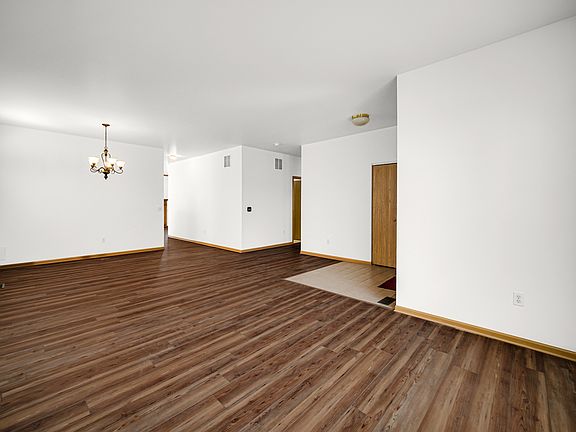 3rd image of 690 S Wellston Ln