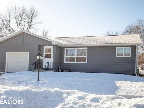 1226 E Linden St, Algona, IA 50511