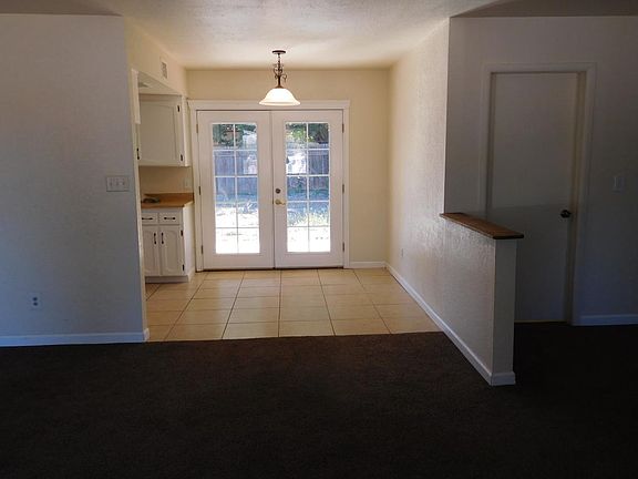 3rd image of 121 N Palo Verde St