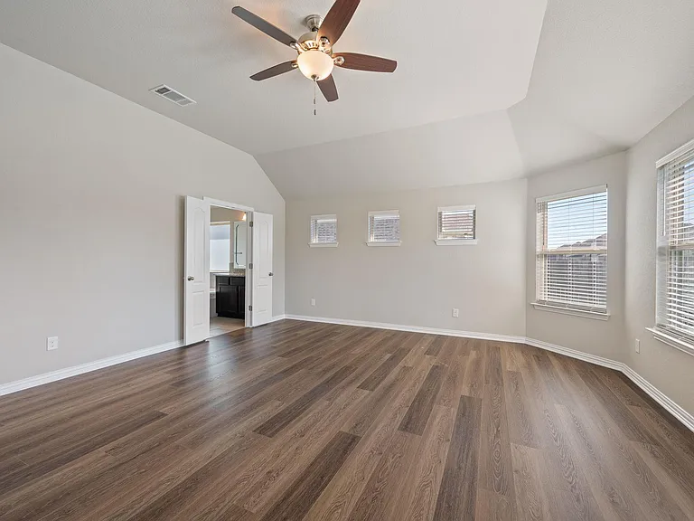 717 N Emory Cv — Photo 10