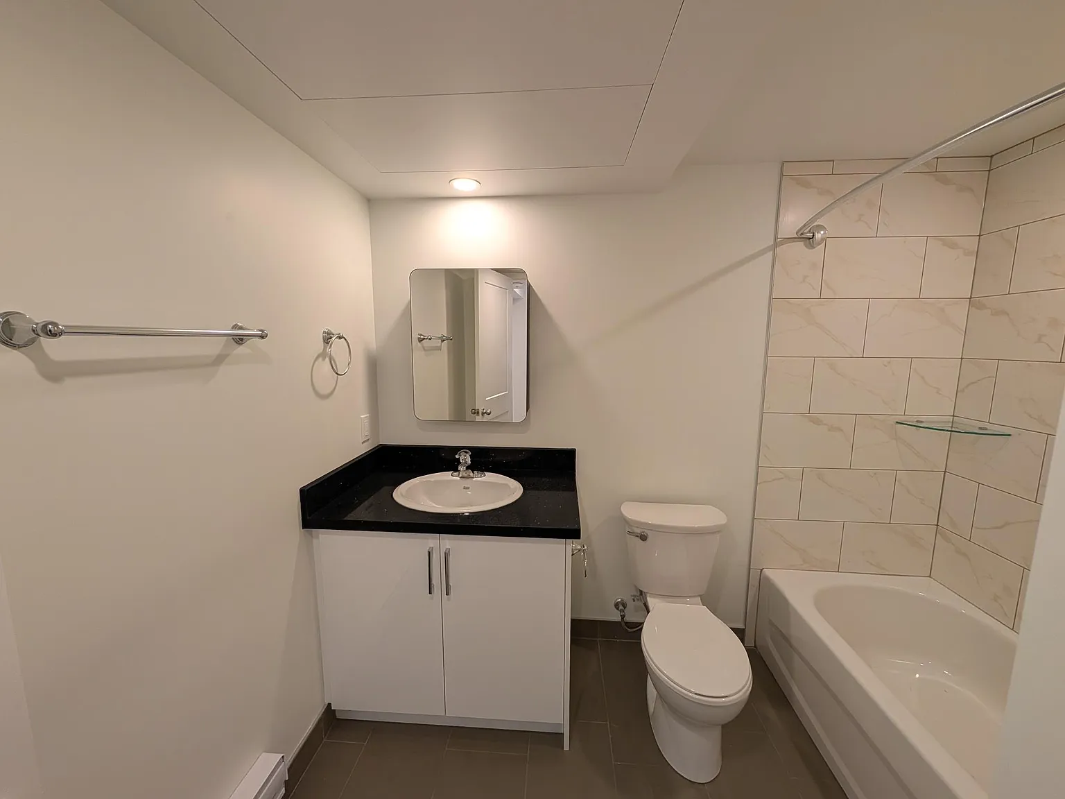 10 Elvaston Drive Toronto — Photo 4