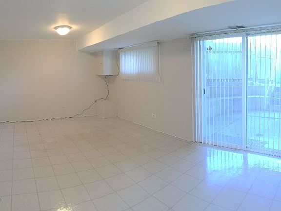 3rd image of 9525 Park Ln