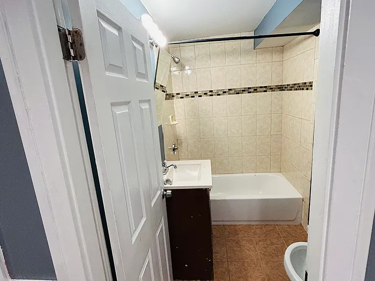 733 Pleasant St #1 — Photo 15
