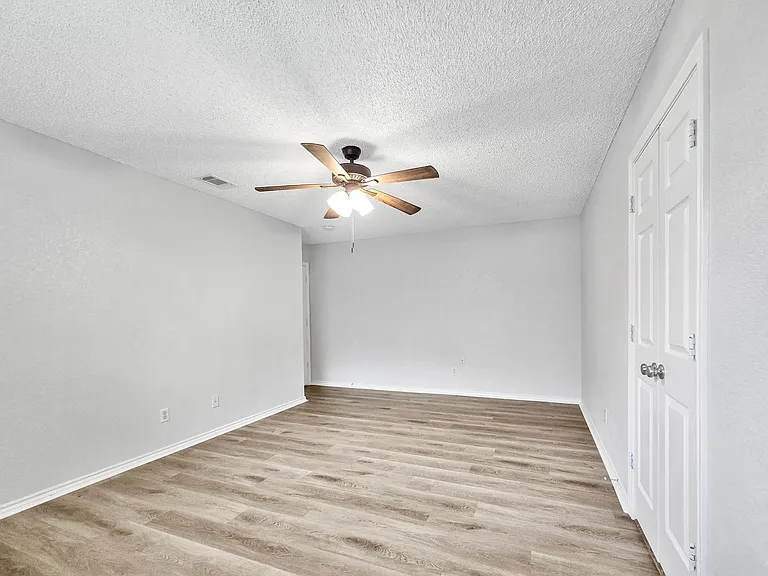 308 Floyd St — Photo 13