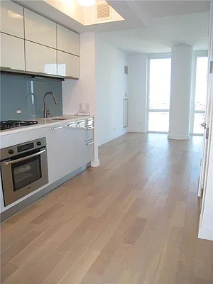 Rented by Platinvm Property Group New York | media 8