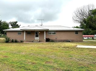 105 E Maple St, Tuttle, OK 73089