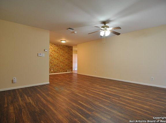 3rd image of 6046 Windyhill Dr