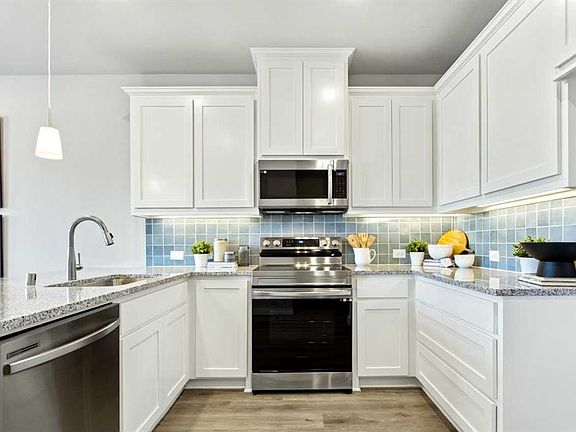 4th image of 7329 Ventura Ln