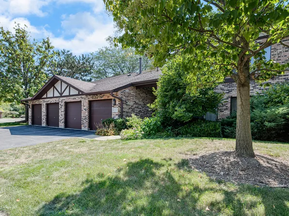 2247 Christian Ln #2-B, Lisle, IL 60532