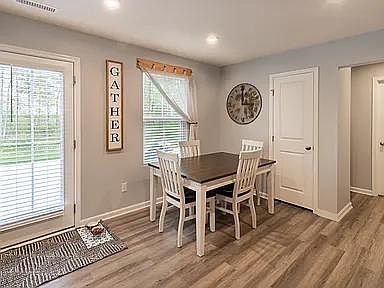 4th image of 3058 E Thorpe St