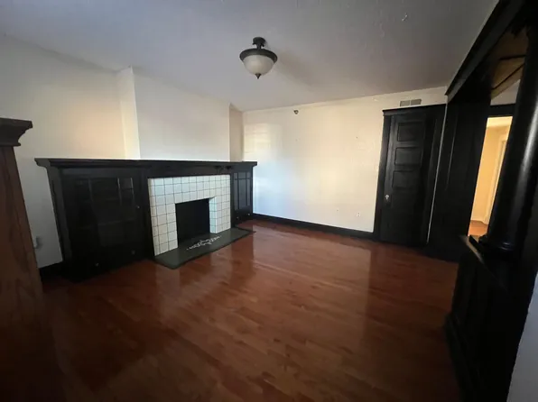 325 Charles Apts, 325 W Charles St APT 2, Muncie, IN 47305