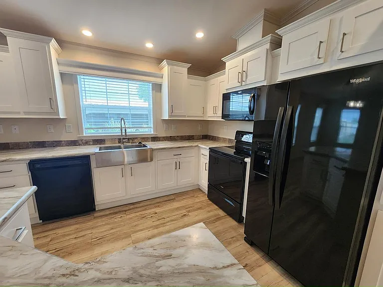 215 Caviller Ct #215 — Photo 11