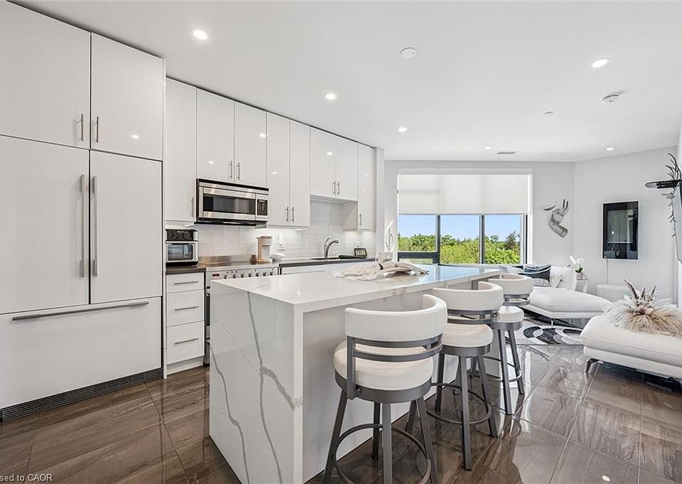 1st image of 690 King St W #623