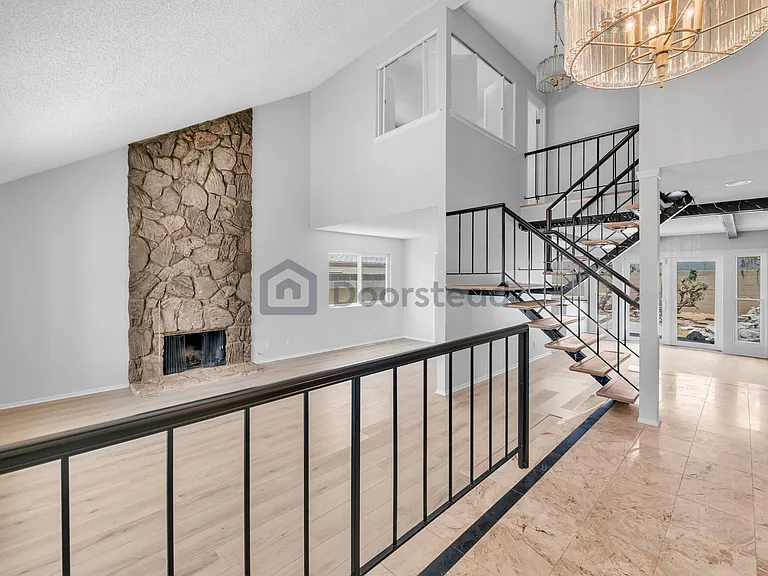 955 Fernrest Dr — Photo 4