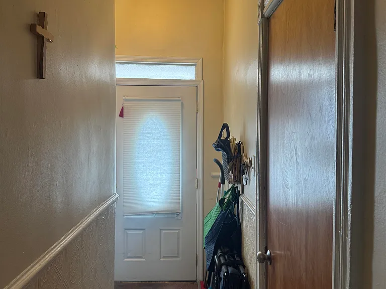 64 Cambridge Ave #1 — Photo 3