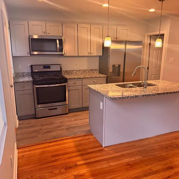 5200 Ready Ave — Photo 2