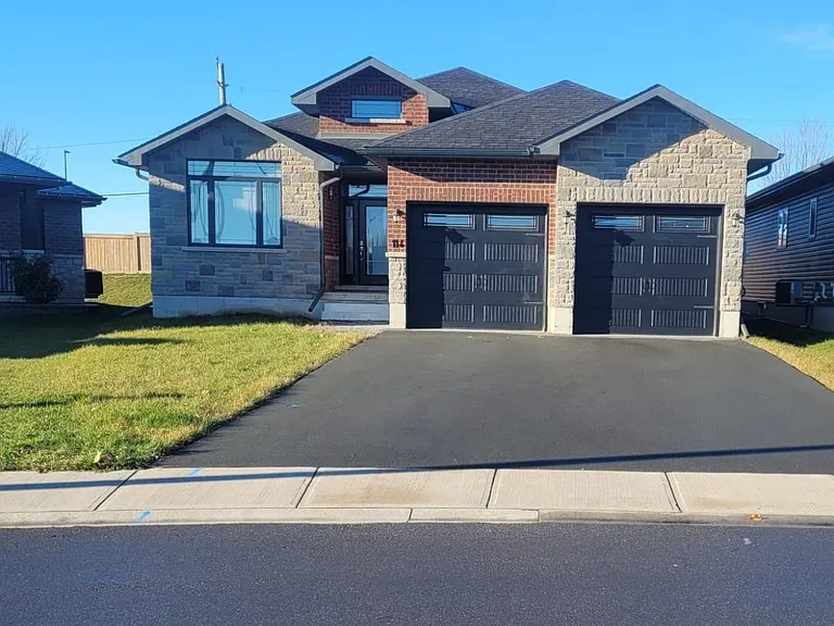 114 Northumberland Blvd — Photo 1
