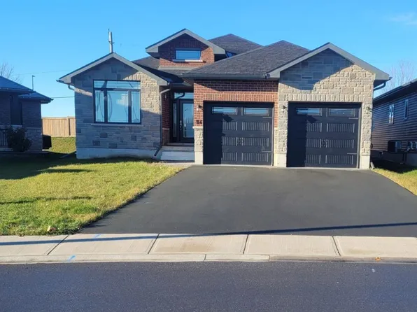 114 Northumberland Blvd, Quinte West, ON K8V 6L8