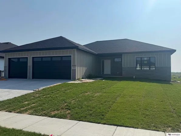 10430 S 77th St, Lincoln, NE 68516