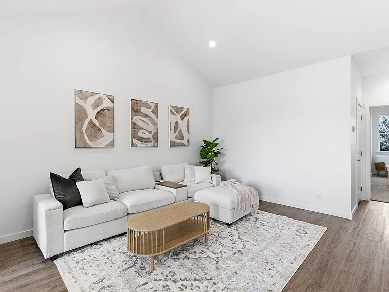 510 Diamond Ln — Photo 11