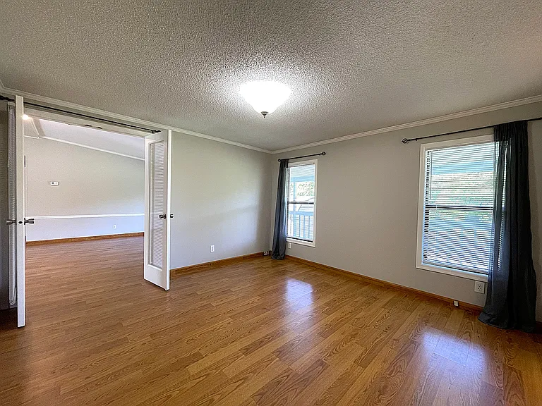512 Howard Gap Rd — Photo 10