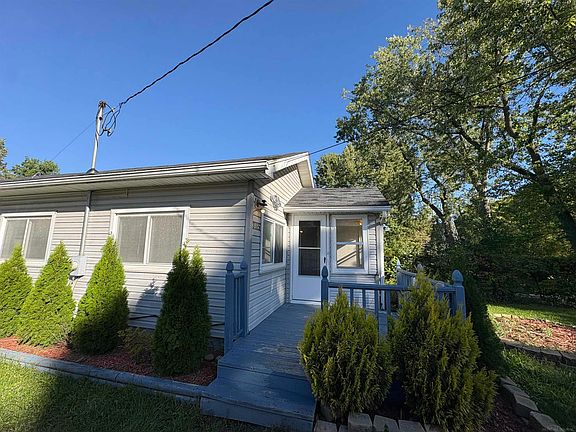 2nd image of 3185 Delaney St
