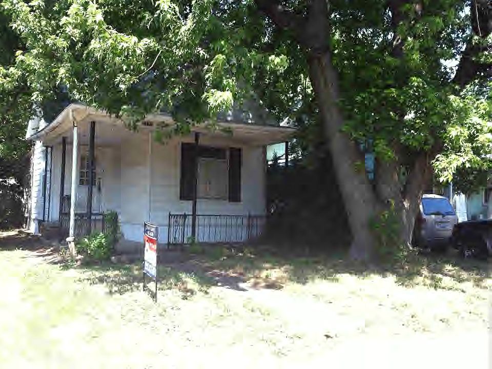 2nd image of 2175 N Main St