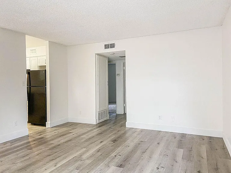 57 Marc — Photo 11