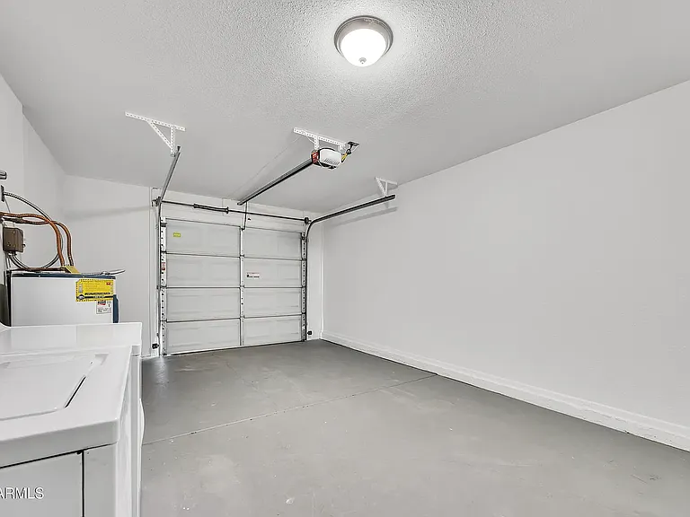 1950 E Paradise Ln — Photo 18