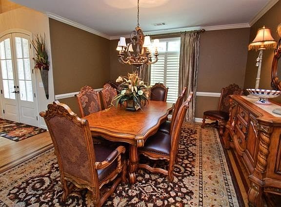 3rd image of 1848 Greystoke Ln