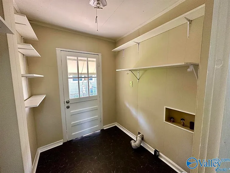 1529 McKinley Ave NE — Photo 10