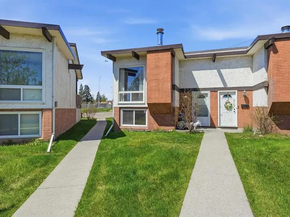 416 SE Pinemont Gate NE, Calgary, AB T1Y 2R6