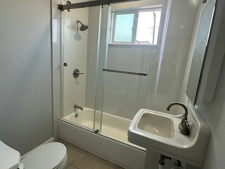 324 E Pine St #A — Photo 18