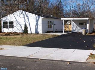 53 Orangewood Dr, Levittown, PA 19057