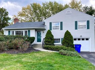 31 Clover Dr, West Hartford, CT 06110