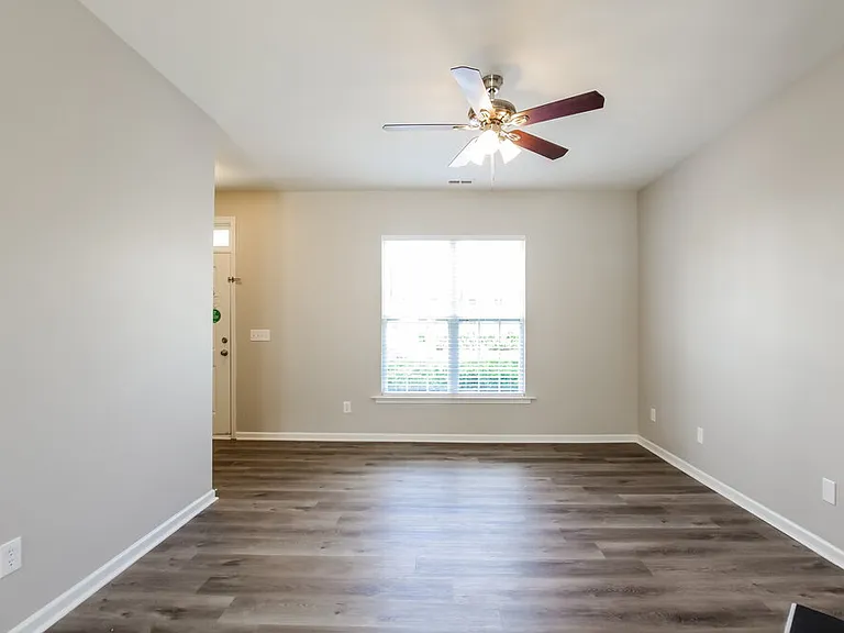 3912 Sages Ave — Photo 5